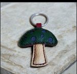جاکلیدی چرمی دست دوز طرح قارچ